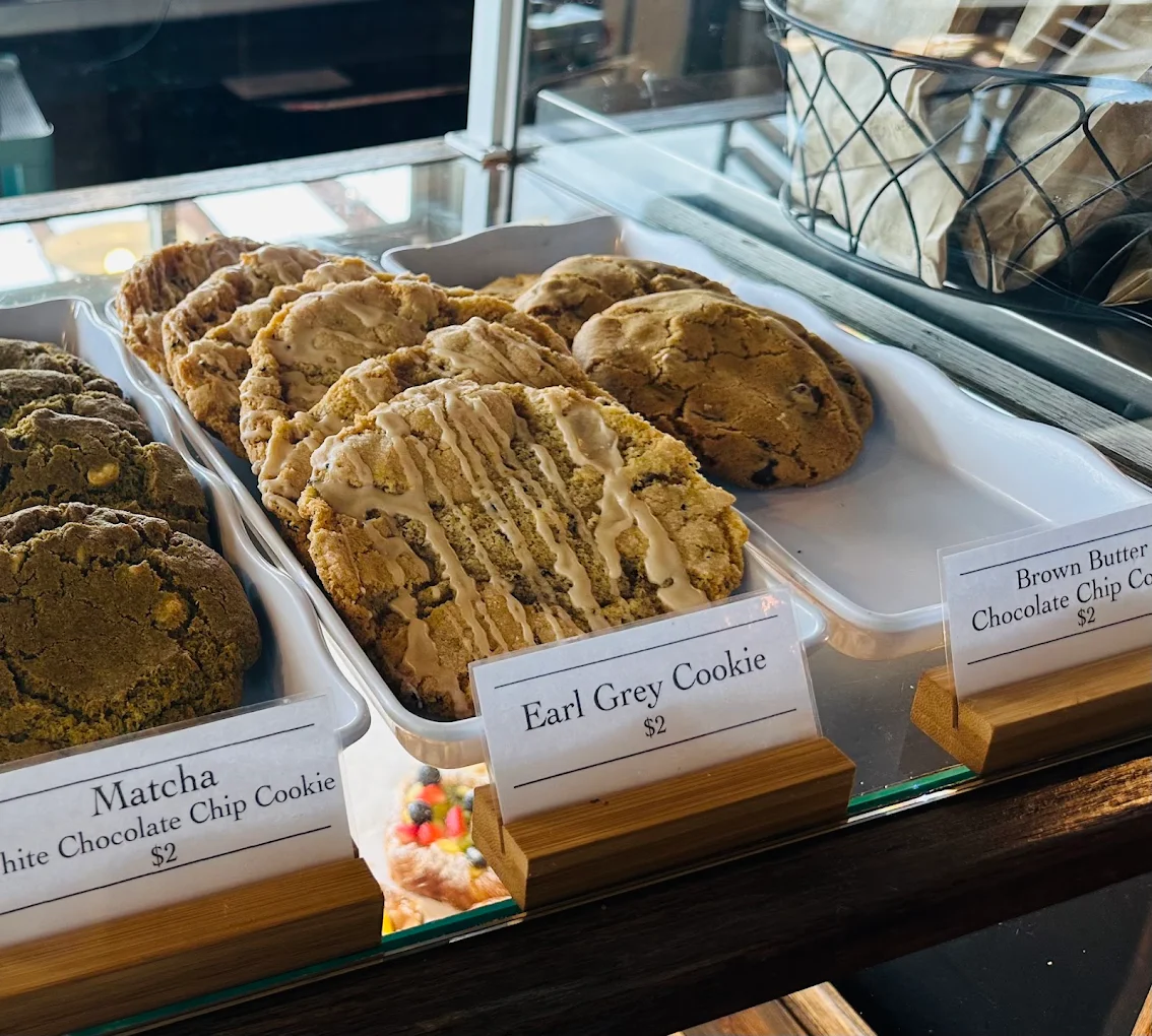 Matcha, Earl Grey, and brown-butter chocolate-chip cookies in the display case